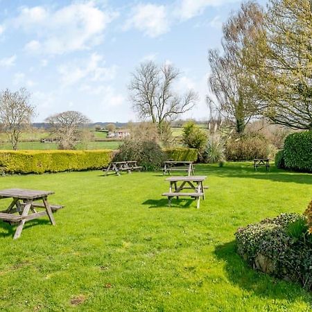 The Burcott Inn Cottages Wells Extérieur photo